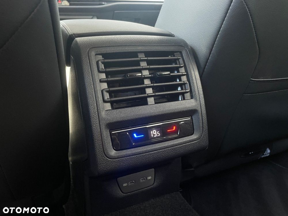 Volkswagen Golf Variant - 21