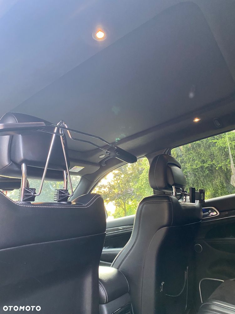 Jeep Grand Cherokee - 22