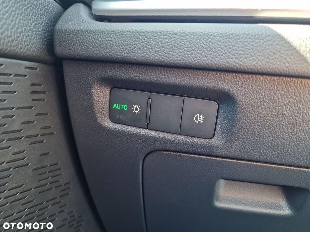 Skoda Octavia 1.5 TSI mHEV Selection DSG - 34