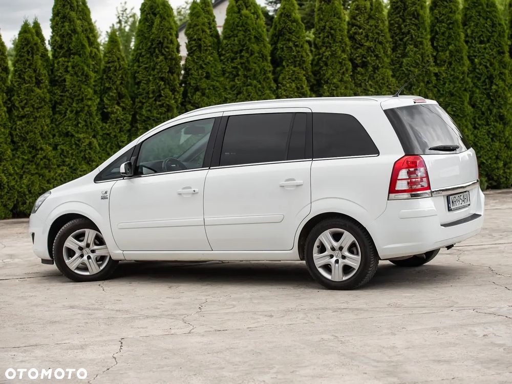 Opel Zafira - 15