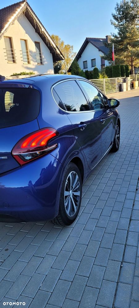 Peugeot 208 1.2 PureTech Allure - 11