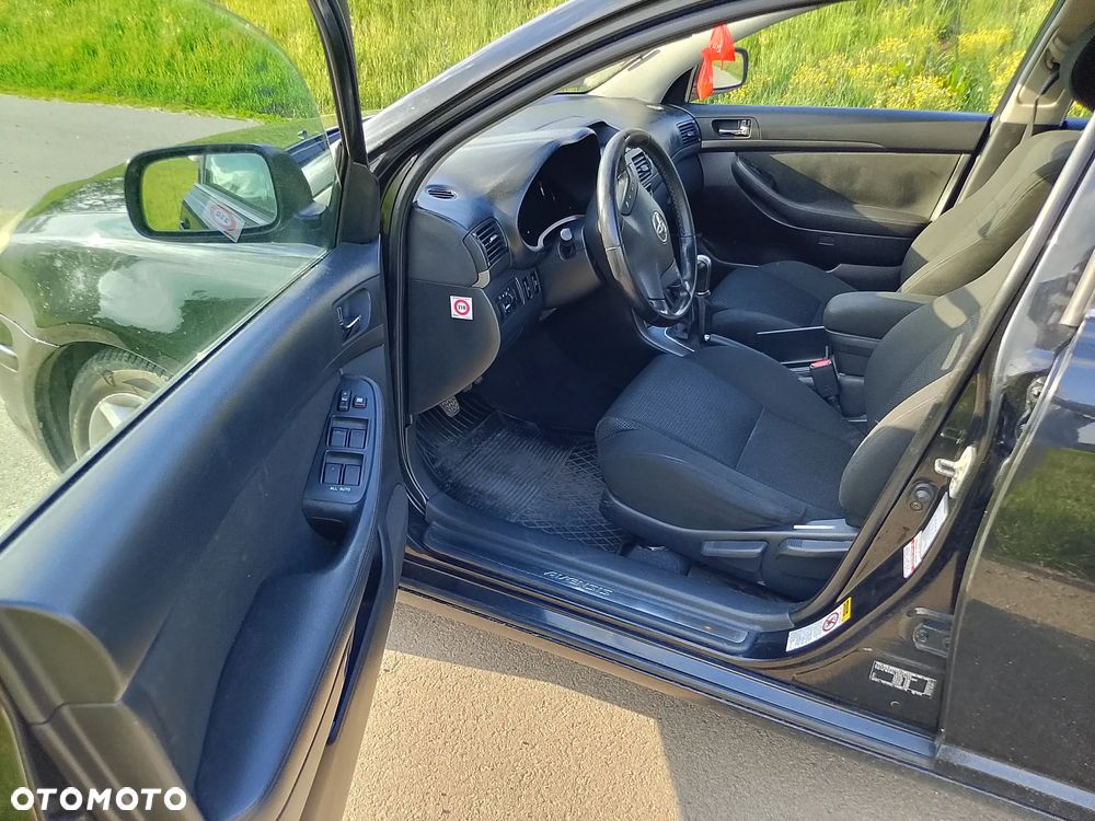 Toyota Avensis 2.0 D-4D Combi - 6