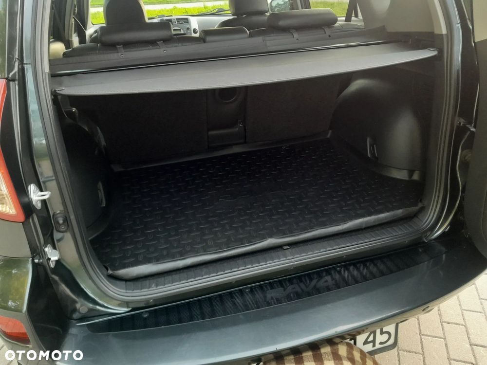 Toyota RAV4 2.2 D-4D Prestige - 9