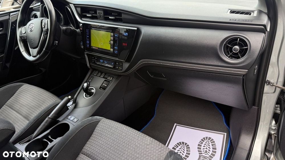 Toyota Auris - 25