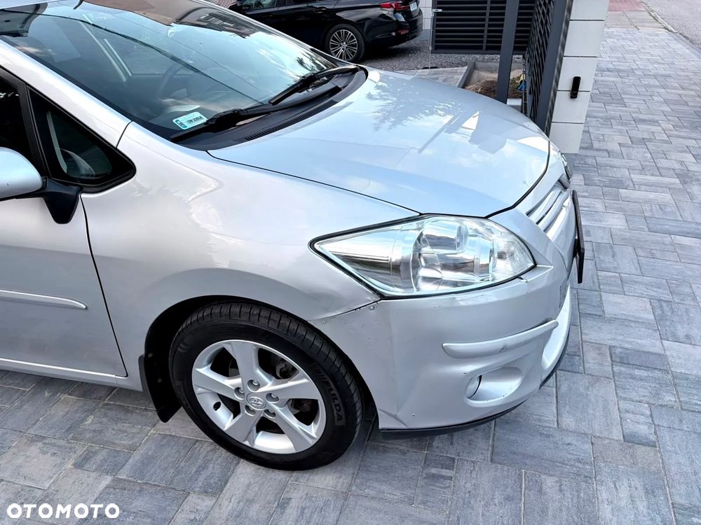 Toyota Auris 1.6 Premium Comfort - 12