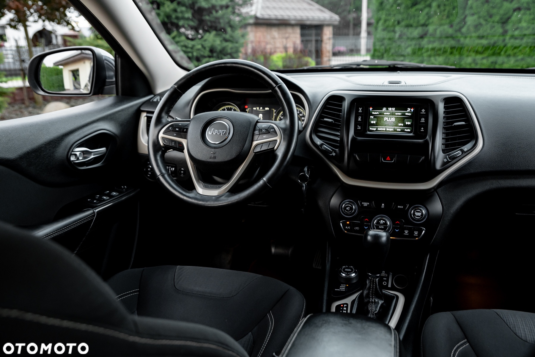 Jeep Cherokee - 27