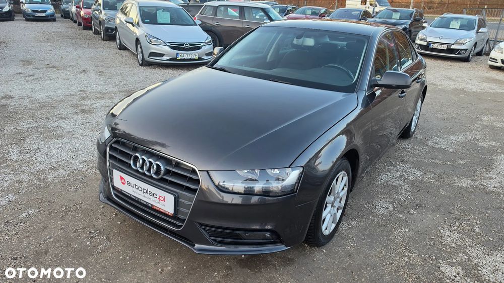 Audi A4 Limousine - 1