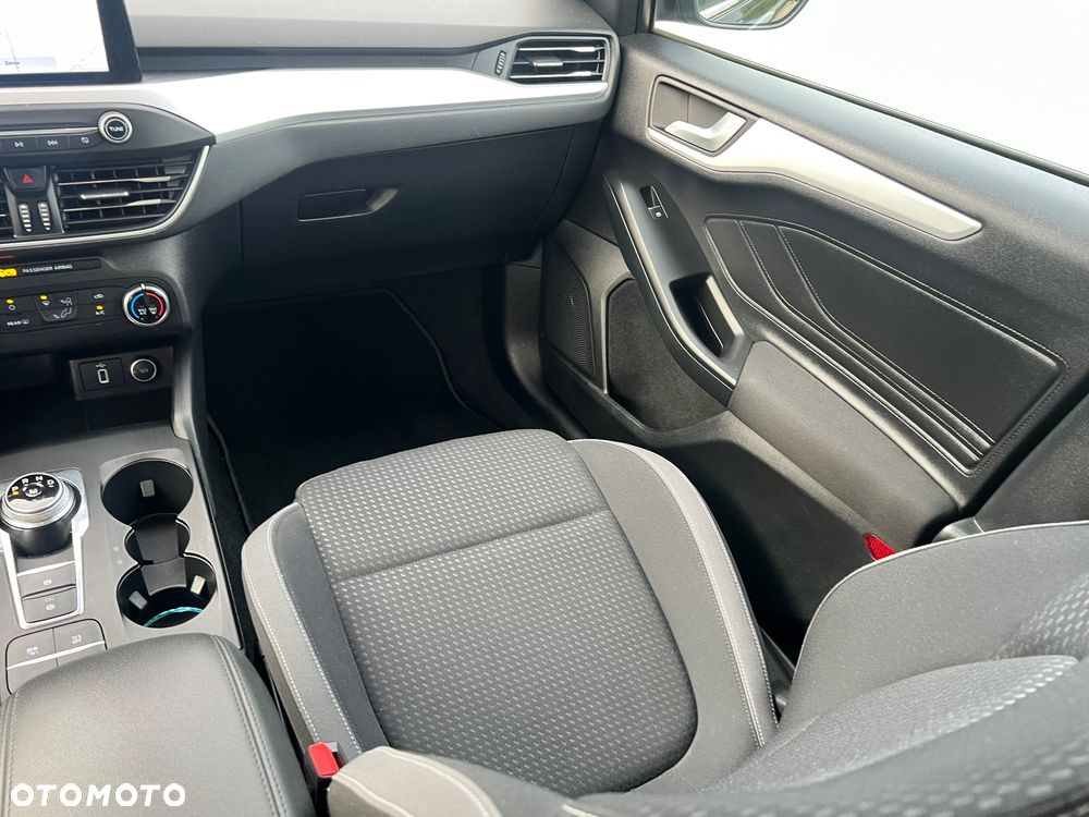Ford Focus SW 1.0 EcoBoost Titanium - 28