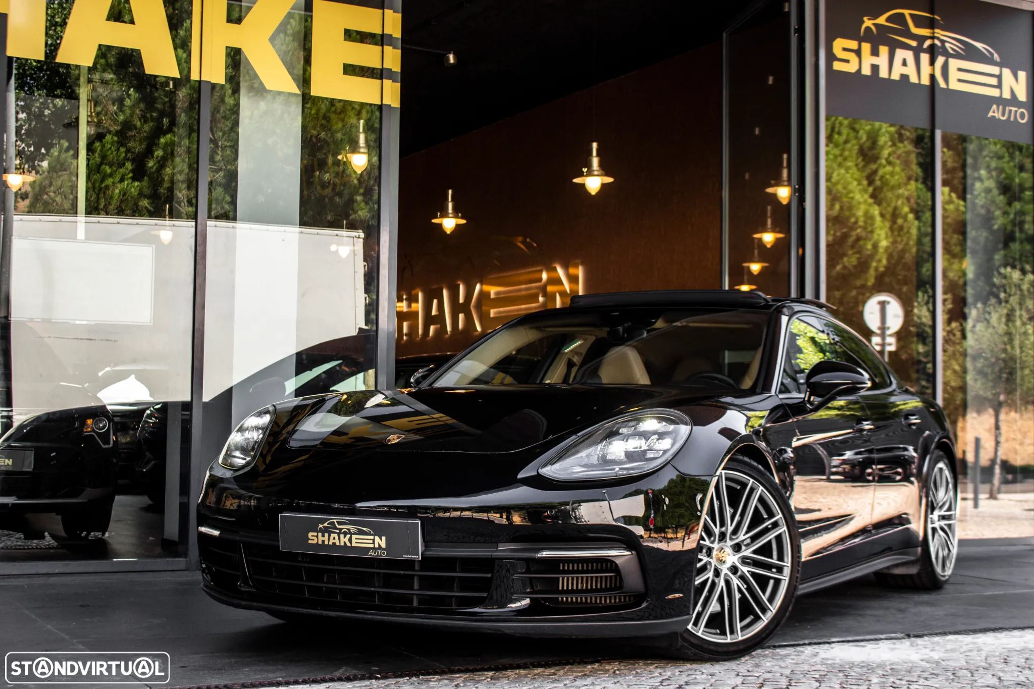 Porsche Panamera 4 E-Hybrid - 1