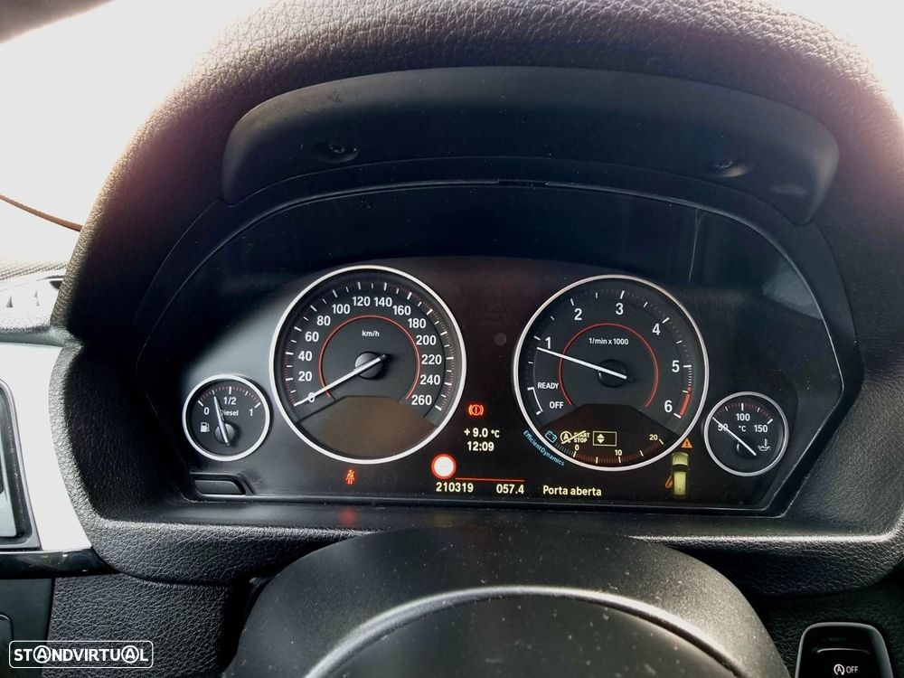 BMW 320 d Touring Pack M - 23