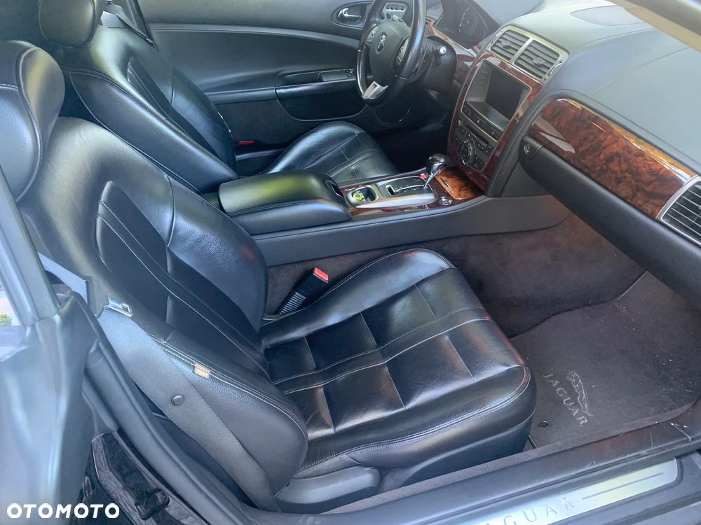 Jaguar XK 4.2 V8 - 8