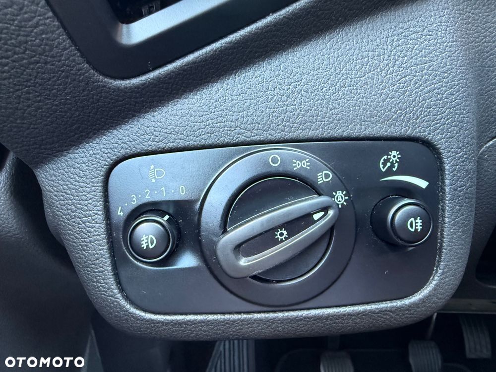 Ford Kuga 1.5 EcoBoost 2x4 Titanium - 23