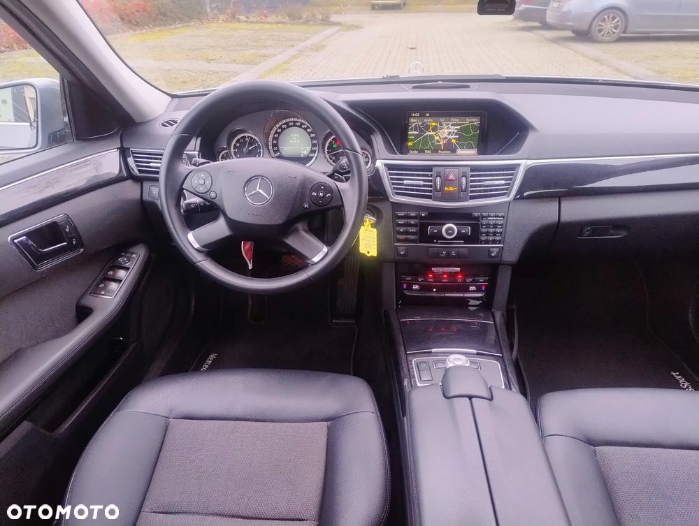 Mercedes-Benz Klasa E 350 CDI DPF BlueEFFICIENCY 7G-TRONIC Avantgarde - 12