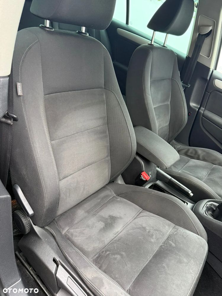 Volkswagen Golf - 24