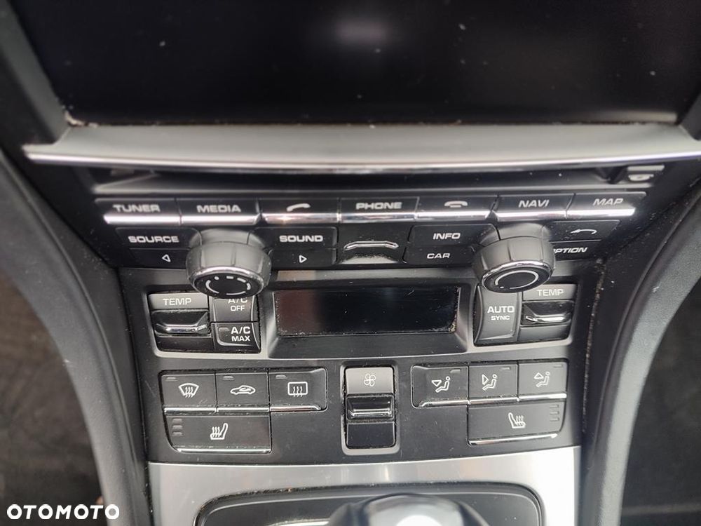 Porsche 911 Carrera 4 PDK - 21