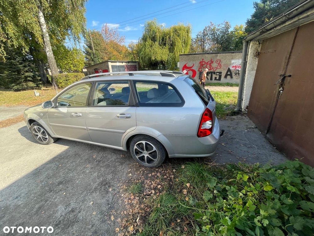 Chevrolet Nubira - 4