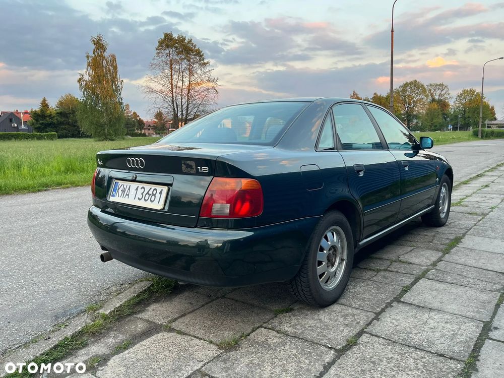 Audi A4 Limousine - 2