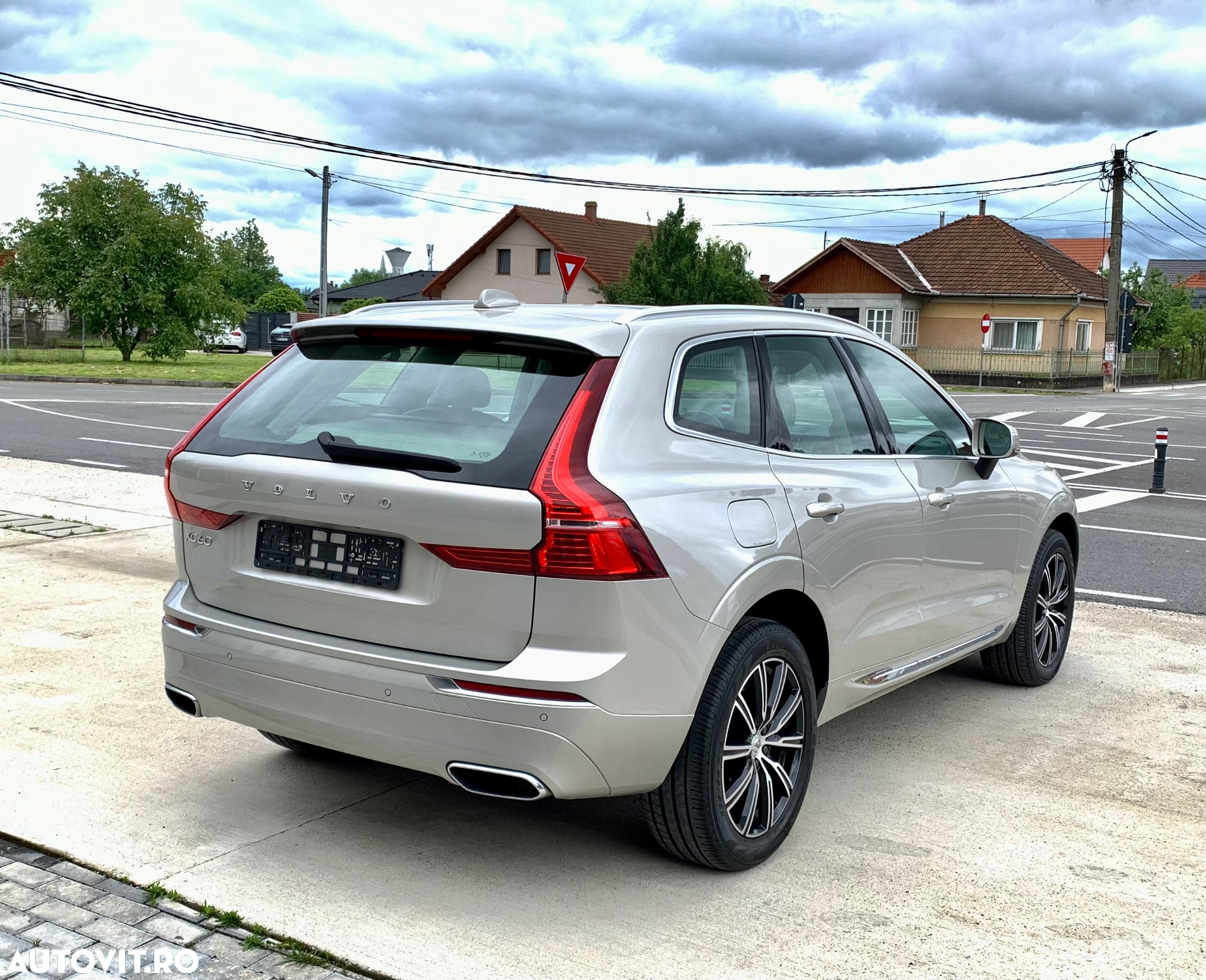 Volvo XC 60 B4 D AWD Geartronic Inscription - 12