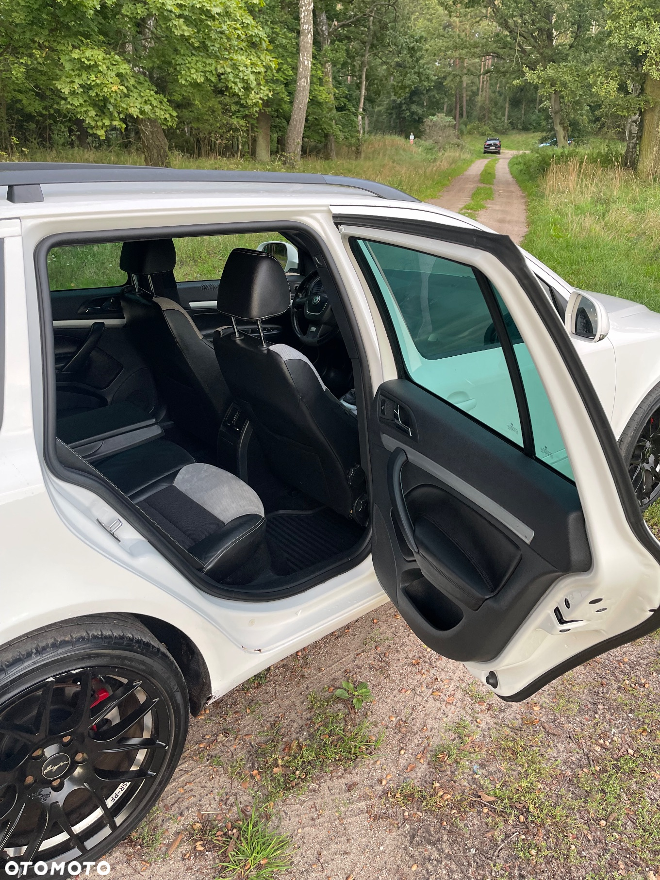Skoda Octavia Combi 2.0 TDI DPF RS - 21