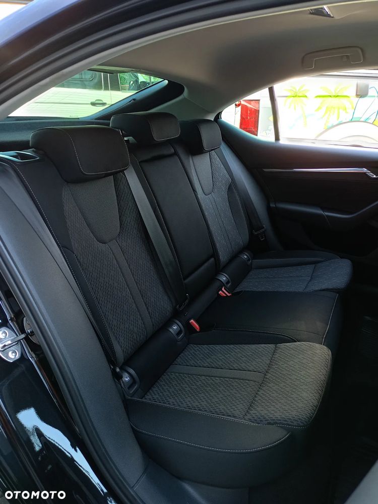 Skoda Octavia 2.0 TDI Style DSG - 8