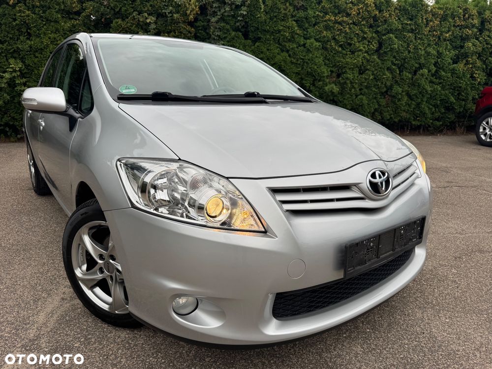 Toyota Auris 1.6 Valvematic Life Plus - 1