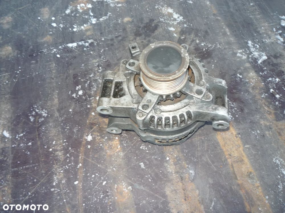 TOYOTA COROLLA VERSO II 2.2 D-CAT ALTERNATOR - 3