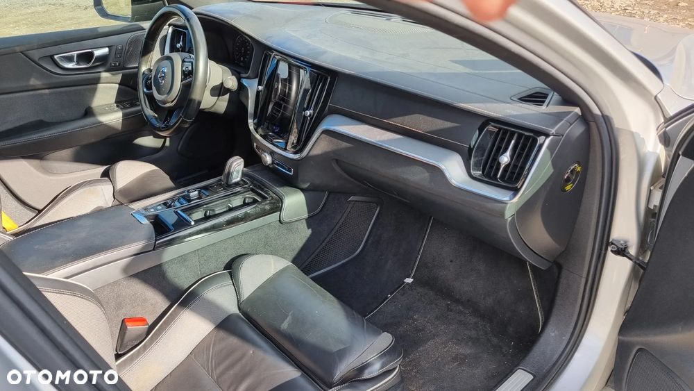 Volvo S60 T8 AWD Plug-In Hybrid Polestar Engineered - 24