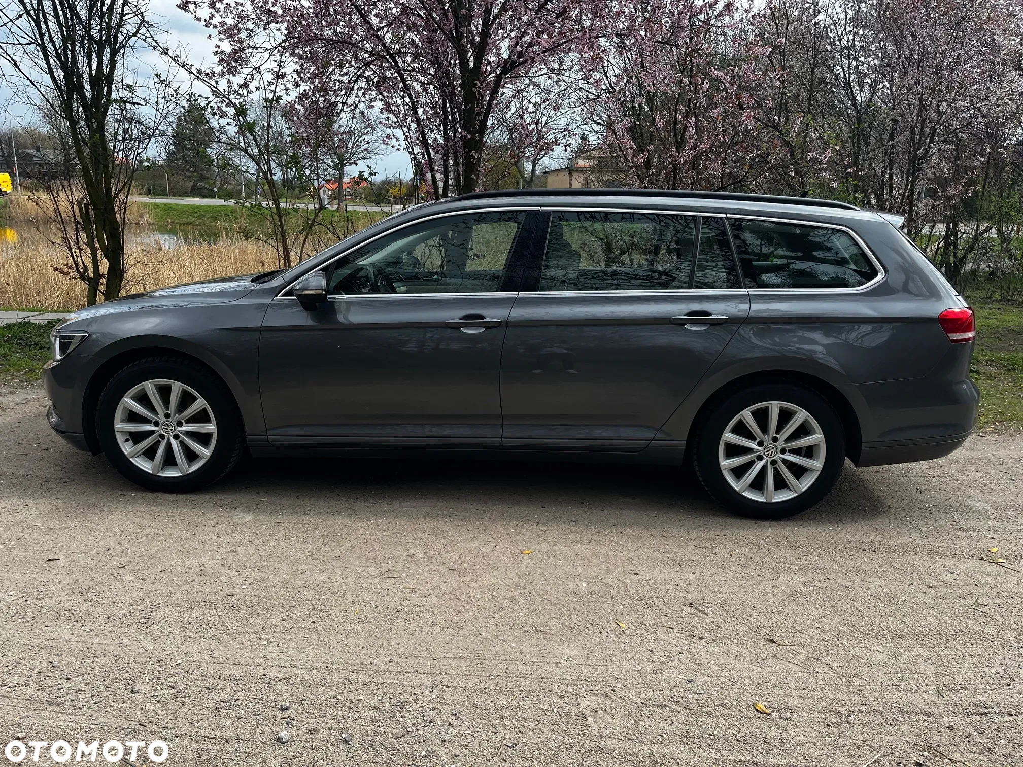 Volkswagen Passat Variant 1.6 TDI (BlueMotion Technology) DSG Comfortline - 16