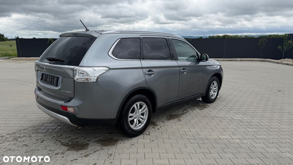 Mitsubishi Outlander 2.2 DI-D 4WD Plus - 9
