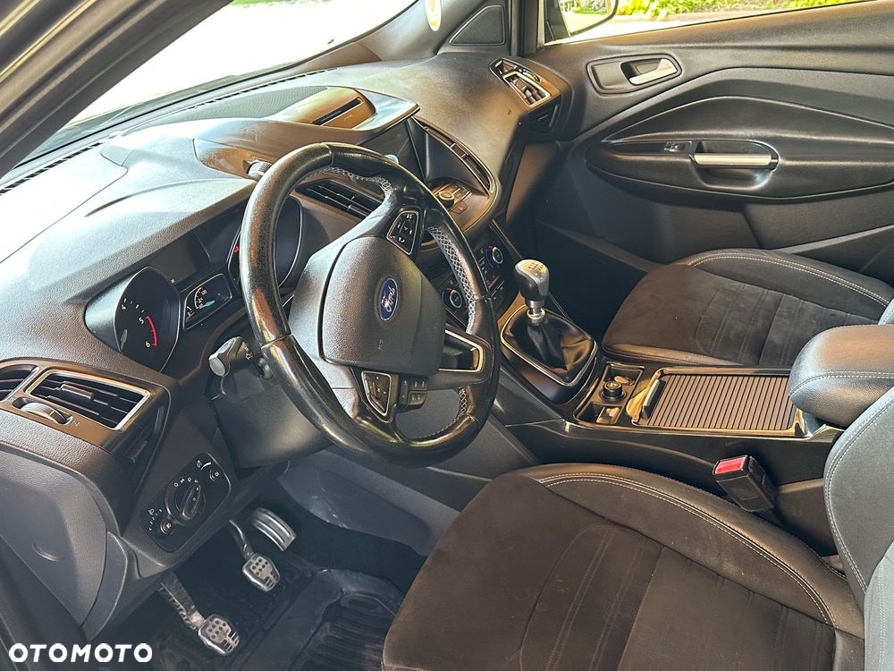 Ford Kuga 2.0 TDCi 4x4 ST-Line - 26