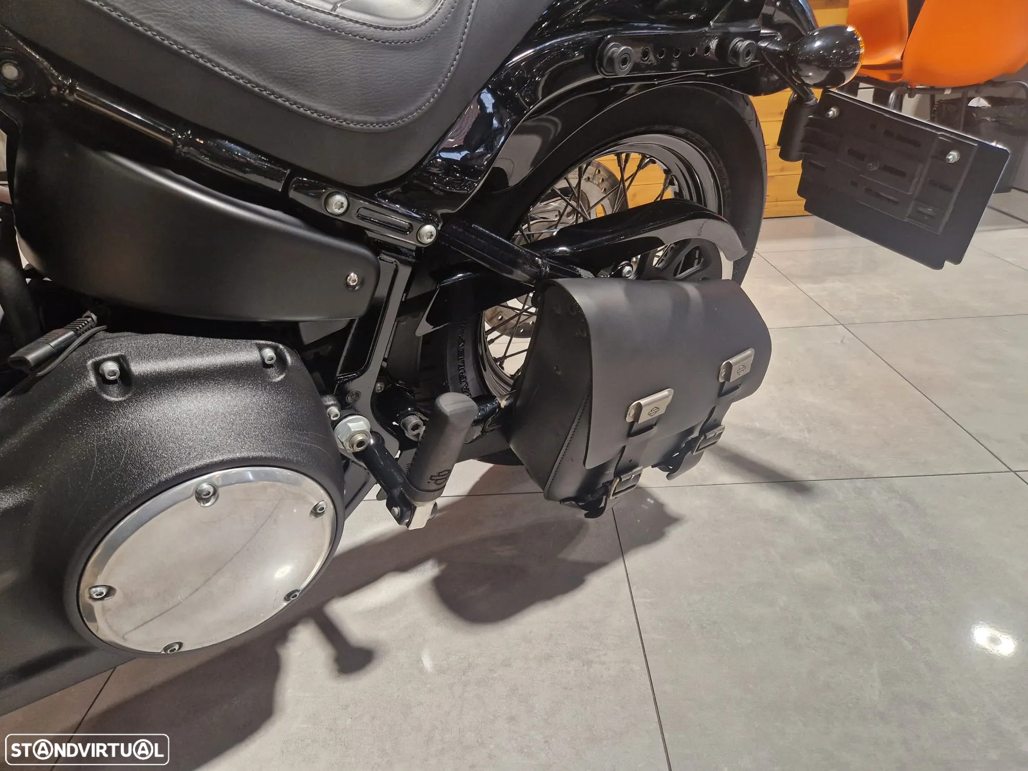 Harley-Davidson Softail STREET BOB 107 - 9