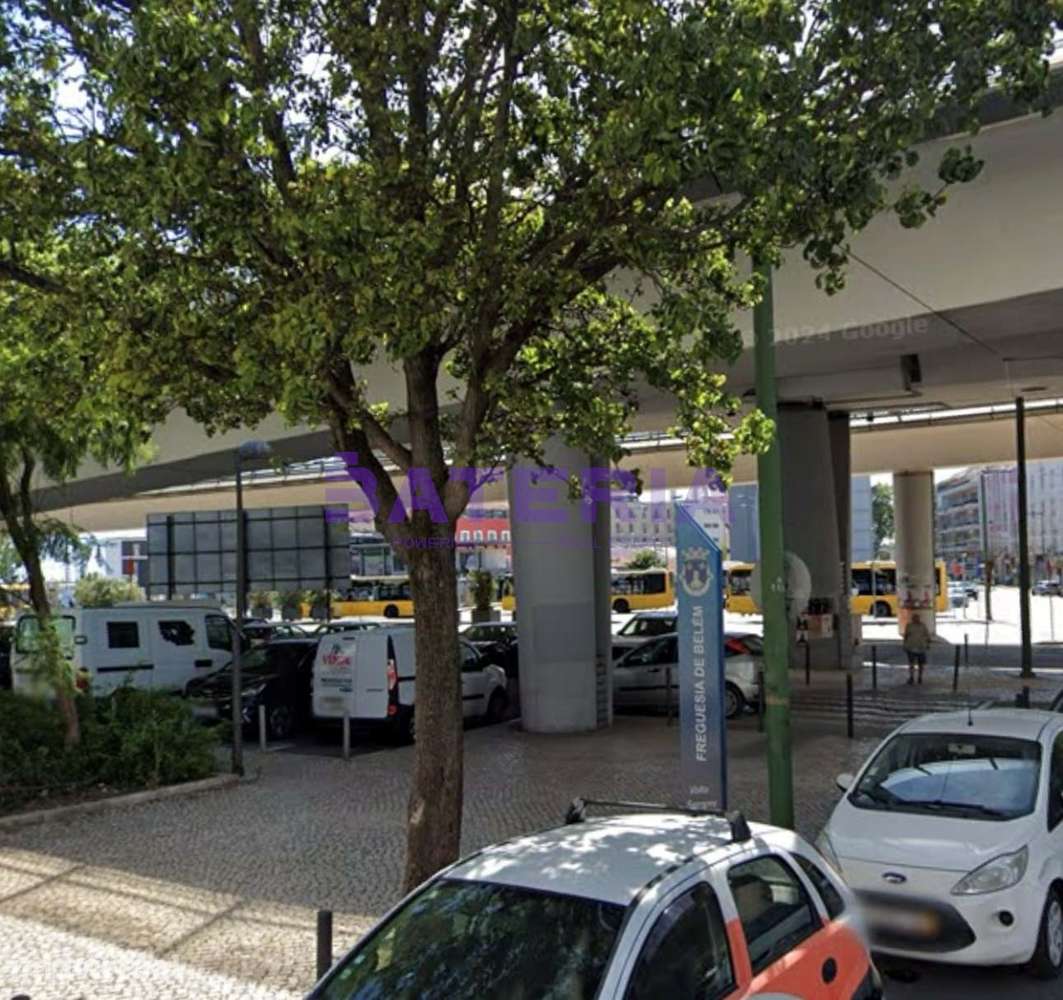 Estacionamento no centro de Algés - Grande imagem: 4/6