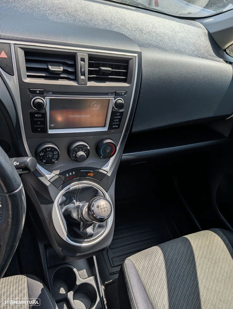 Toyota Verso-S - 13