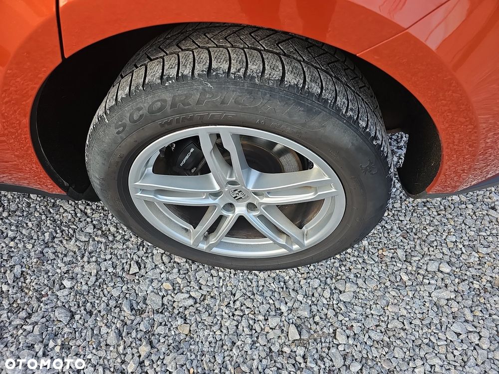 Porsche Macan T - 28