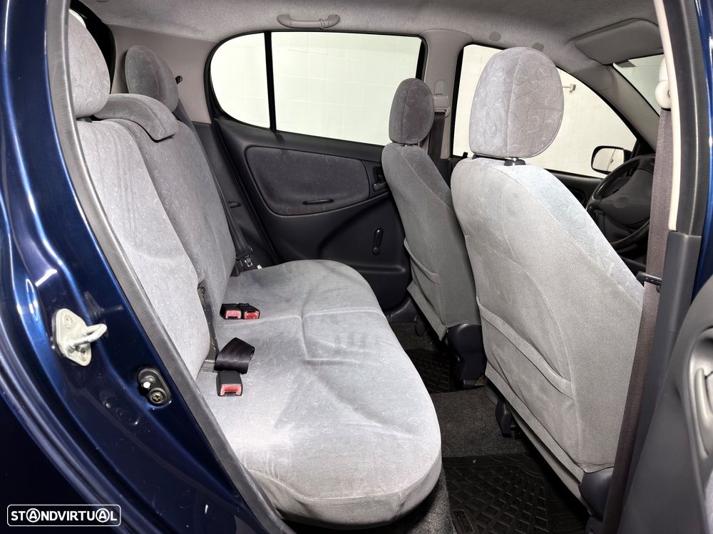 Toyota Yaris 1.0 Sol ABS+CD+AC - 9