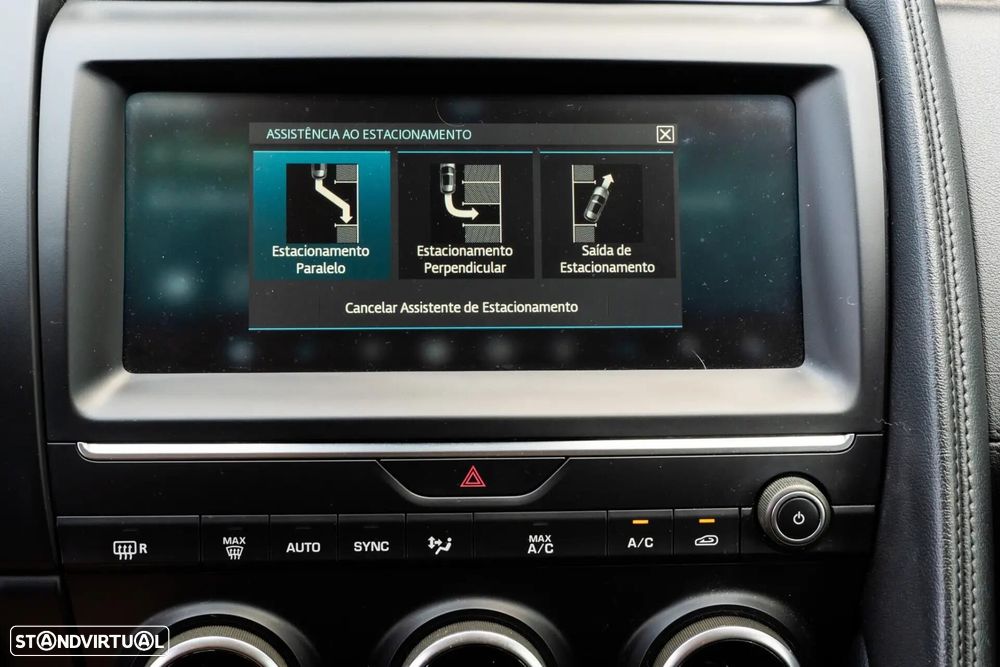Jaguar E-Pace 2.0 i4D SE - 19
