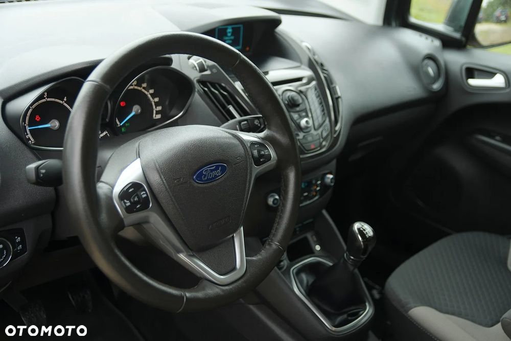 Ford Tourneo Courier 1.5 TDCi Titanium - 23