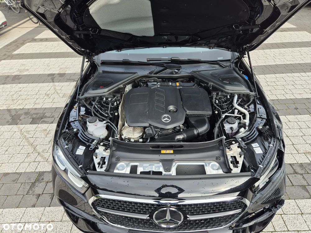 Mercedes-Benz Klasa E 220 d 4-Matic AMG/Avantgarde - 22