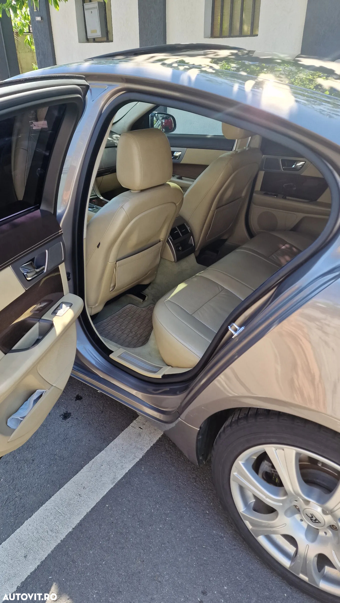 Jaguar XF 3.0D S Premium Luxury Aut - 4
