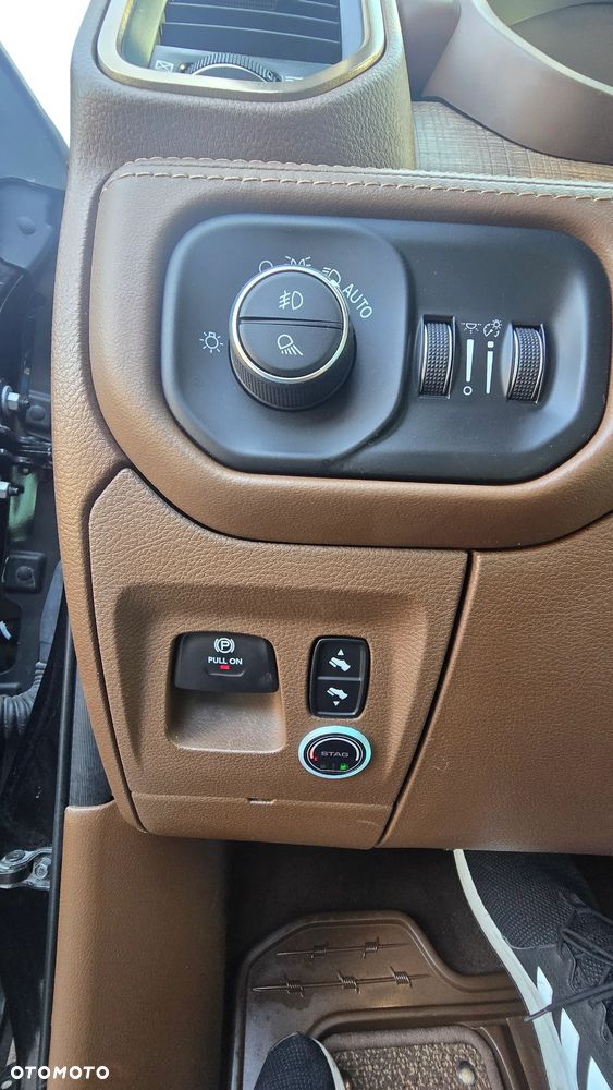 RAM 1500 5.7 Crew Cab Longhorn - 22