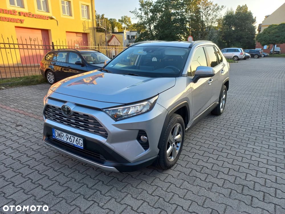 Toyota RAV4 - 1