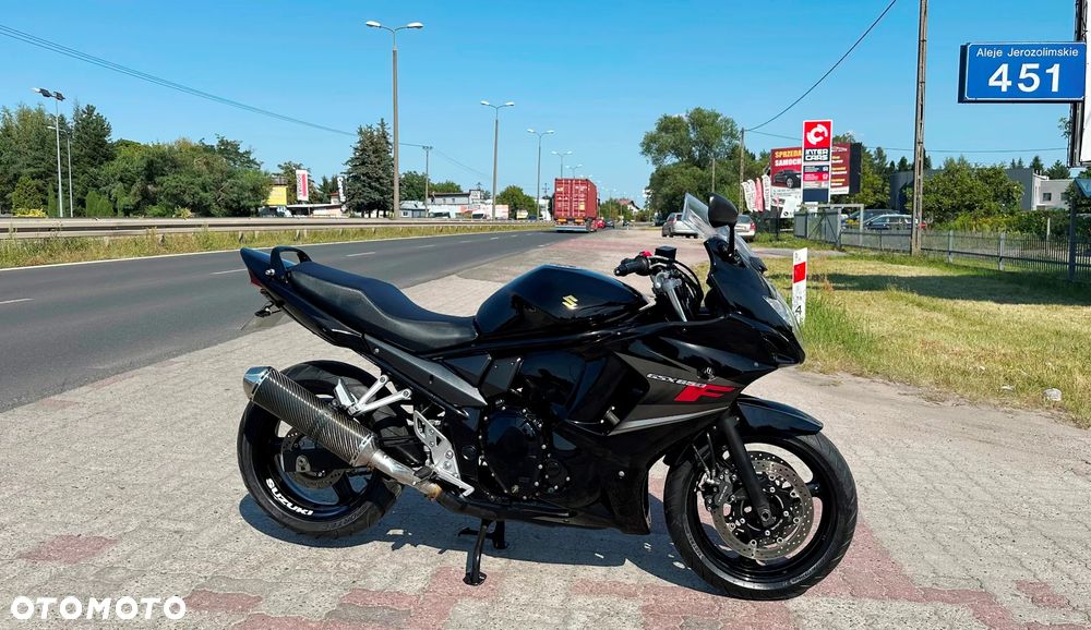 Suzuki GSX - 10
