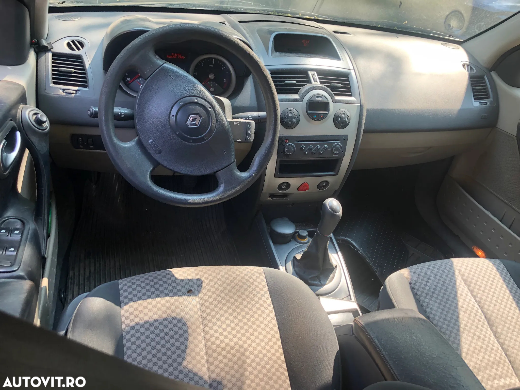 Dezmembrez Renault Megane II 2005 negru 1,5 DCI Euro 3 - 9