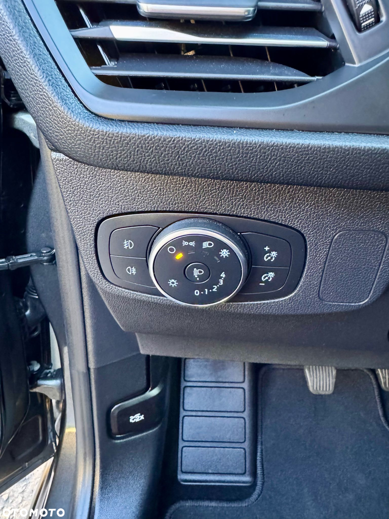 Ford Focus 1.5 EcoBlue Active Business - 14