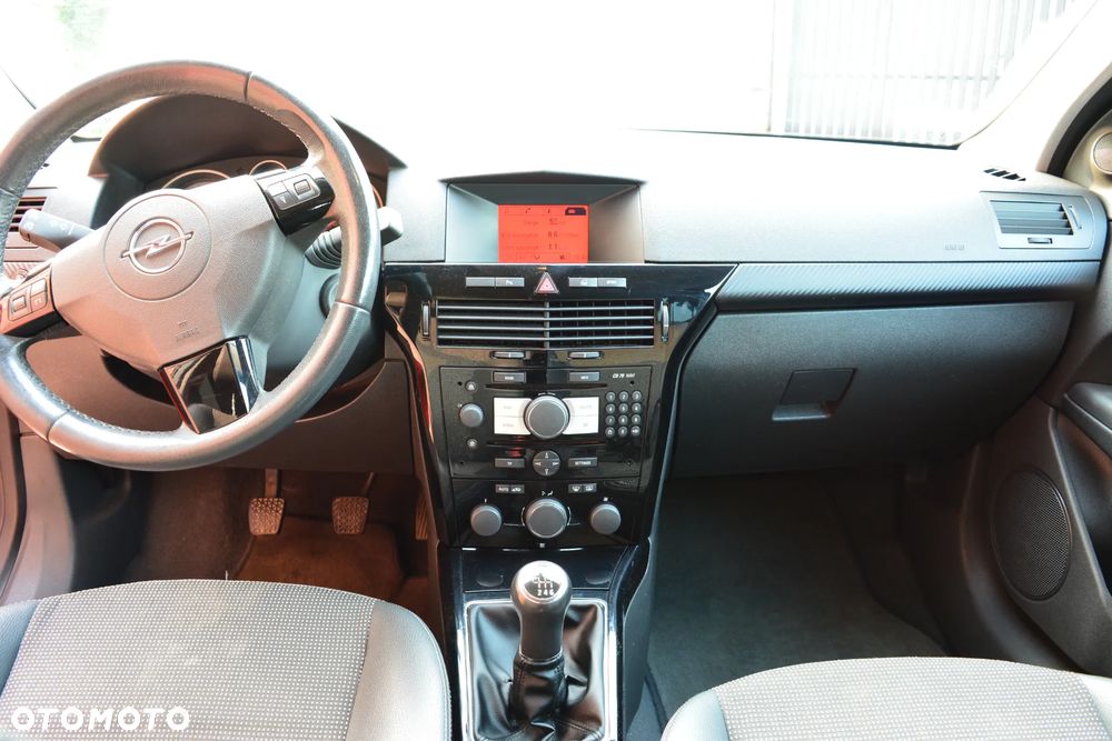 Opel Astra GTC 1.6 Turbo Edition - 7