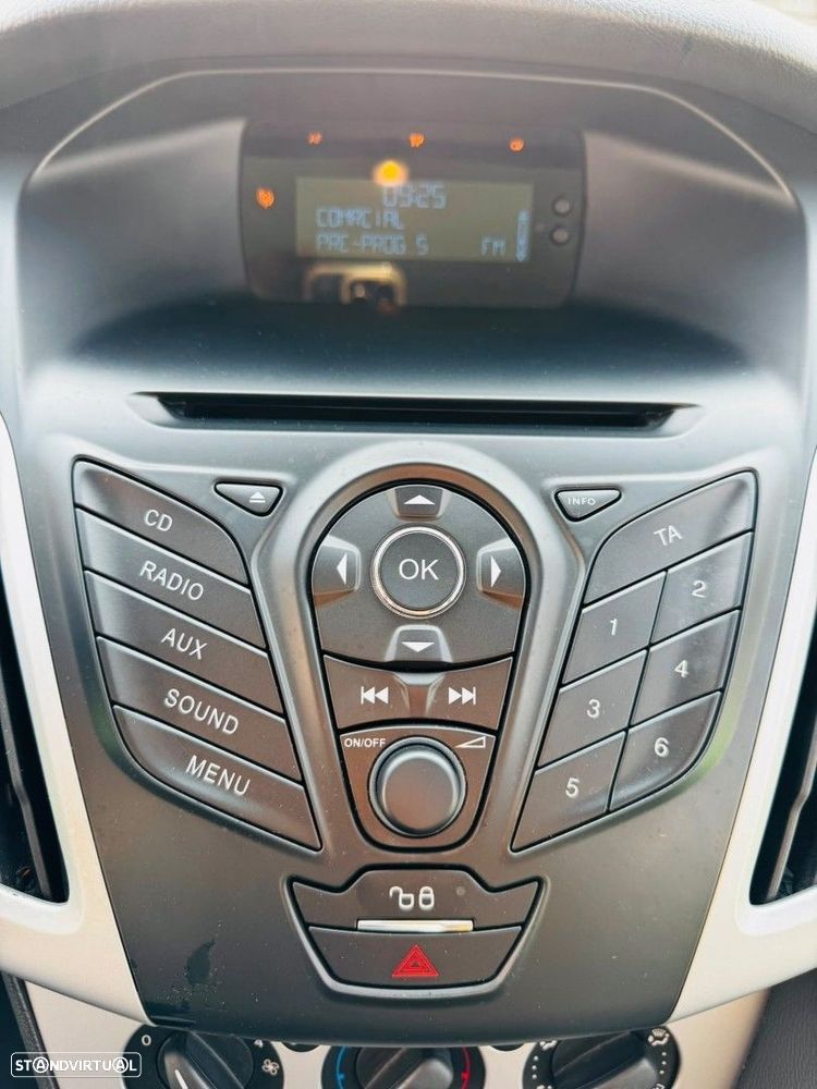 Ford Focus 1.0 EcoBoost S&S Champions Edition - 15