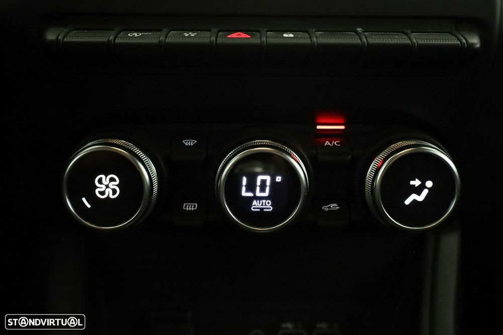 Renault Captur 1.0 TCe Techno Bi-Fuel - 11