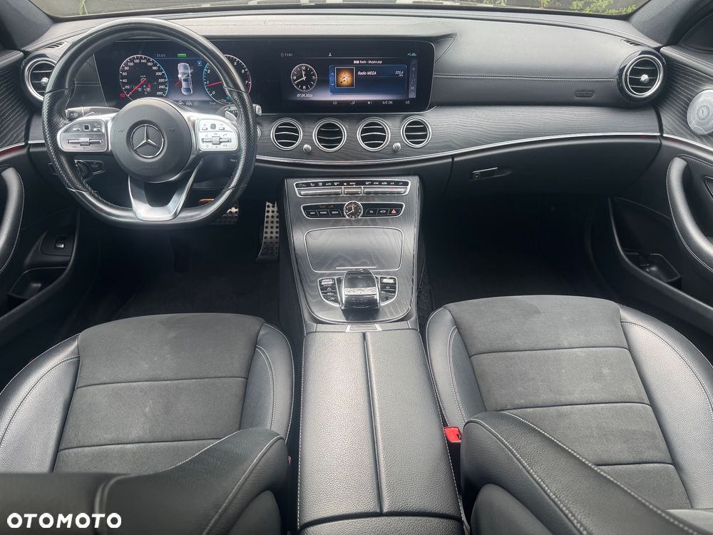 Mercedes-Benz Klasa E 200 9G-TRONIC AMG Line - 18