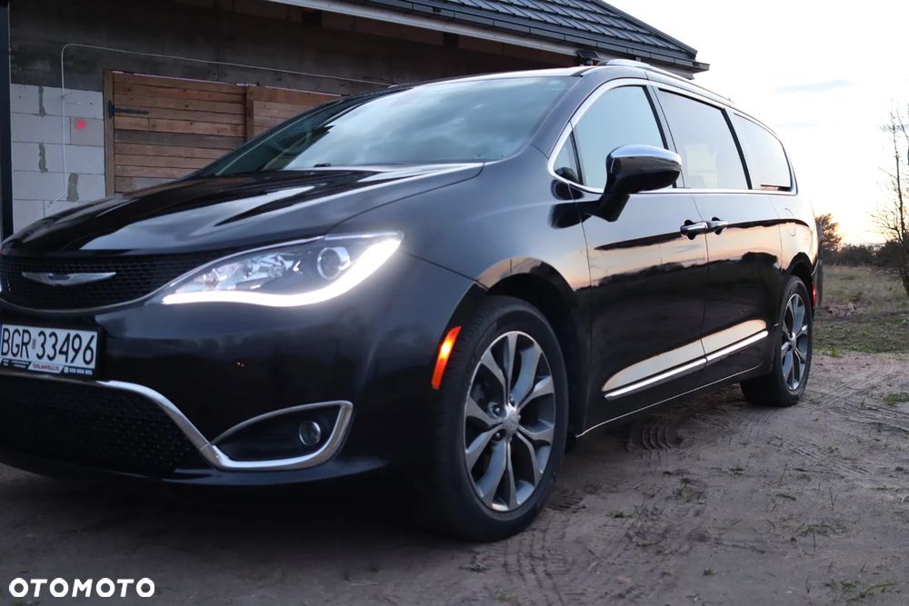 Chrysler Pacifica - 6