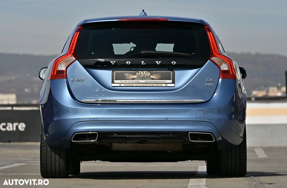 Volvo V60 D6 Plug-In-Hybrid AWD Geartronic Summum - 14